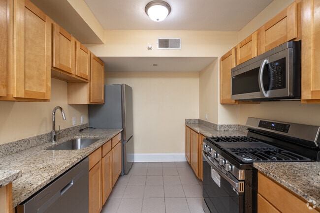 1 BR, 1 BA - 775 - 800 SF - Cocina