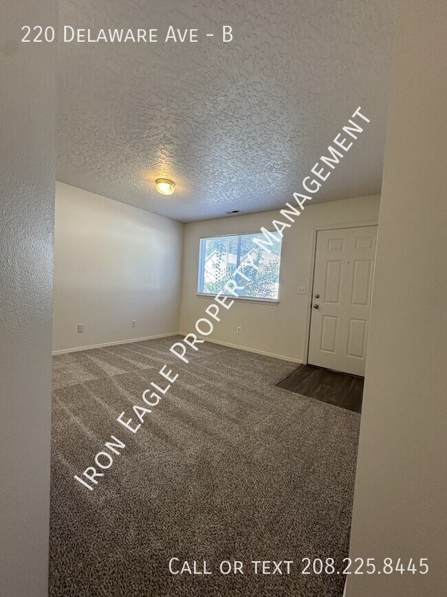 Photo - 220 Delaware Ave Unidad B