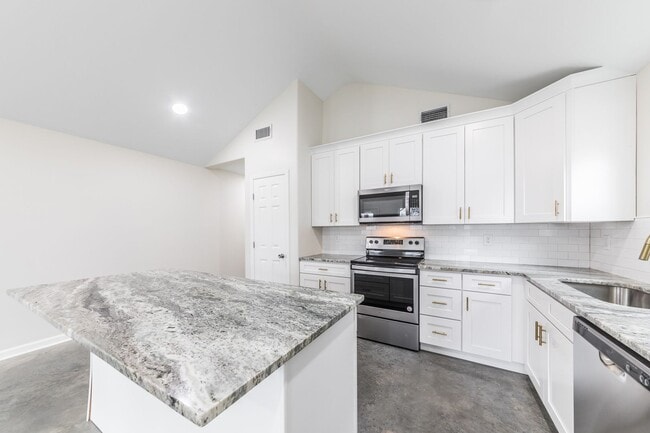 Photo - 3 bed 2 bath craftsmen style home