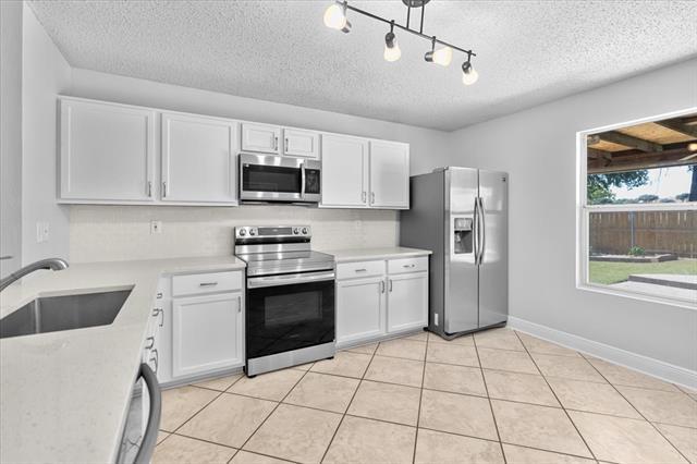 Photo - 1014 Mazourka Dr