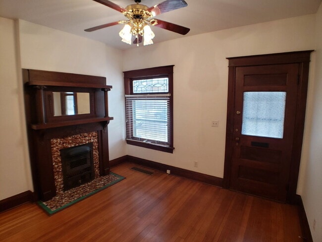 Photo - 123 E Exposition Ave