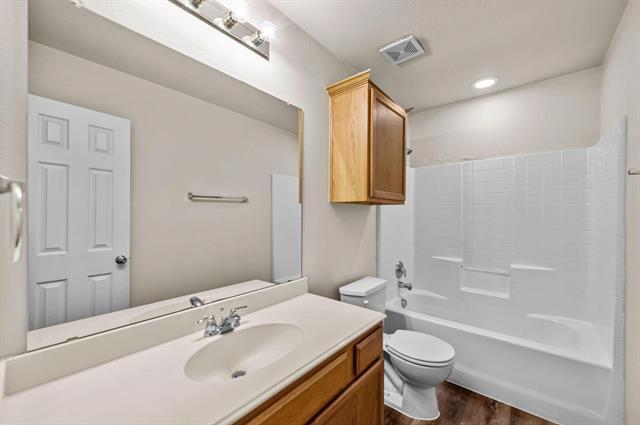 2032 Sunny Side Dr
