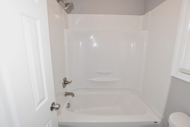 Photo - 4 BEDROOM HOME LOCATED IN SOUTH CHESEPEAKE. MUST SEE !!!!!!!!!!!