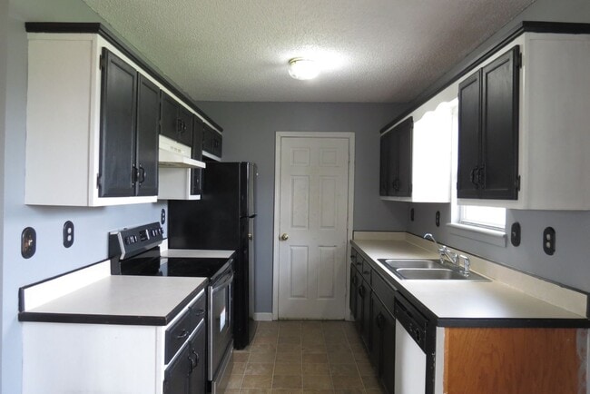 Photo - 200 Rusty Dr