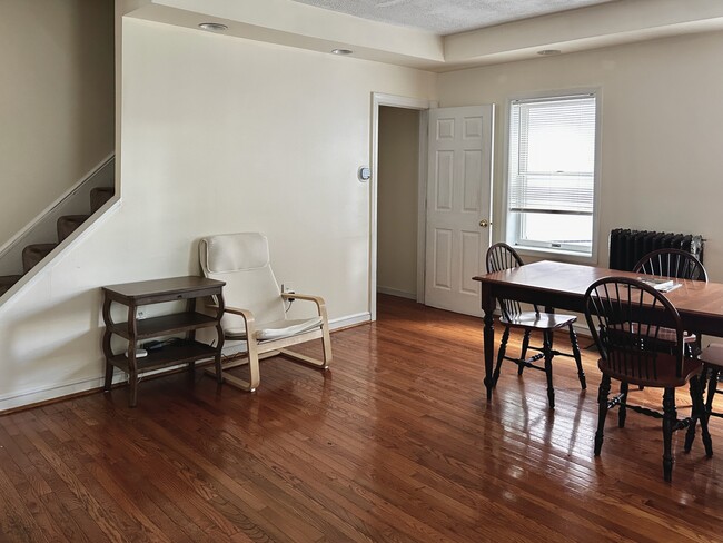 Photo - 161 Krams Ave