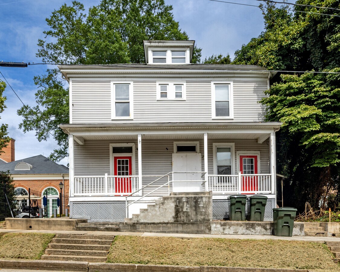 Photo - 203 Randolph St