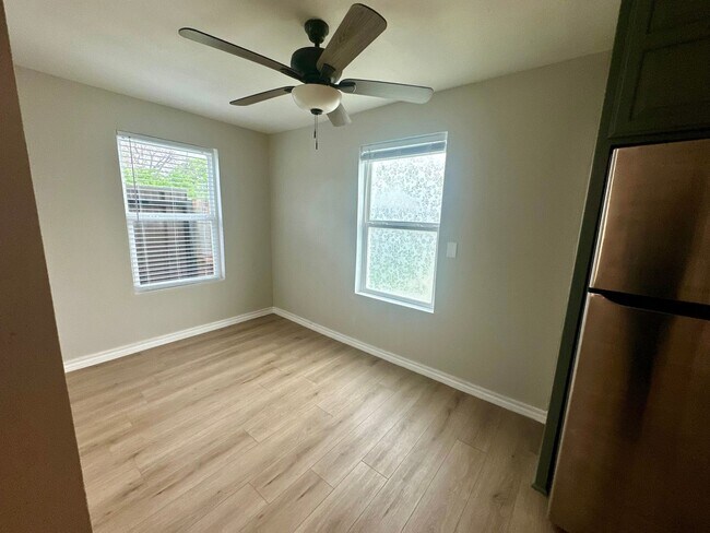 Photo - 3437 Stanley Ave