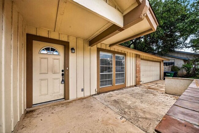 Photo - 6222 Fort Maddin St
