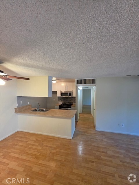 Building Photo - 8601 International Ave Unit 104 Rental