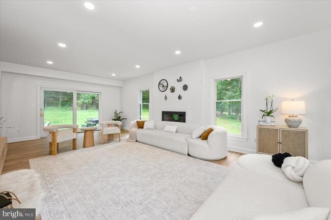 Building Photo - 8225 Hawkins Creamery Rd