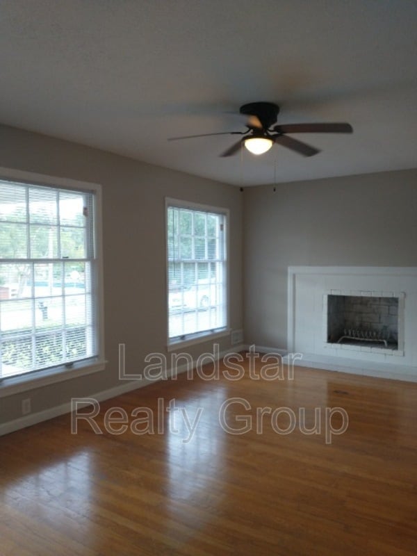Photo - 6613 Manslick Rd