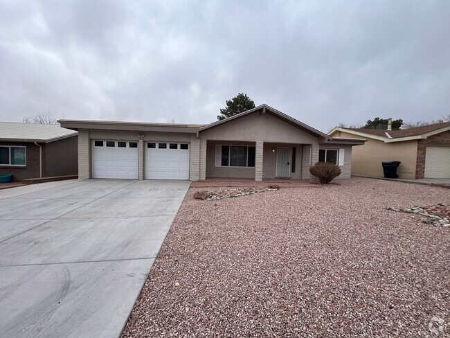 Building Photo - 3 Bedroom Single Story Home Available Near...