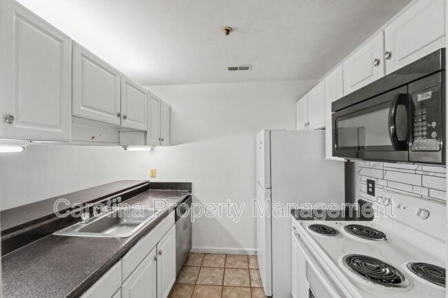 Building Photo - 9535 University Terrace Dr