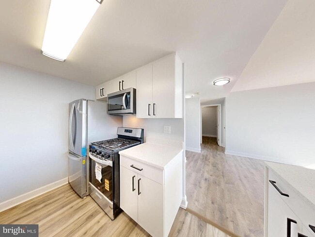 Photo - 4600 Duke St Unit 600