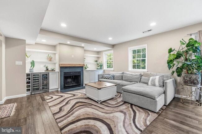 Photo - 4880 Chevy Chase Dr