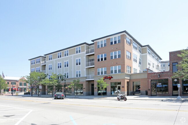 Auburn Square Apartments