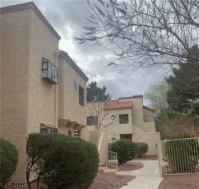 Building Photo - 2985 Juniper Hills Blvd Unit 203