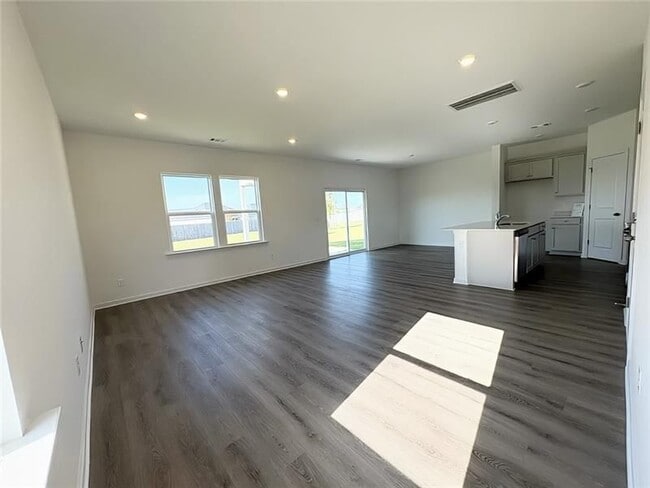 Photo - 220 Hickory Rdg Trl