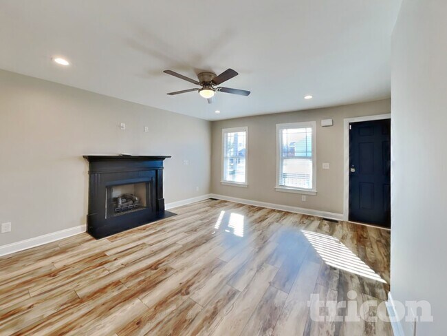 Photo - 302 Oxfordshire Dr