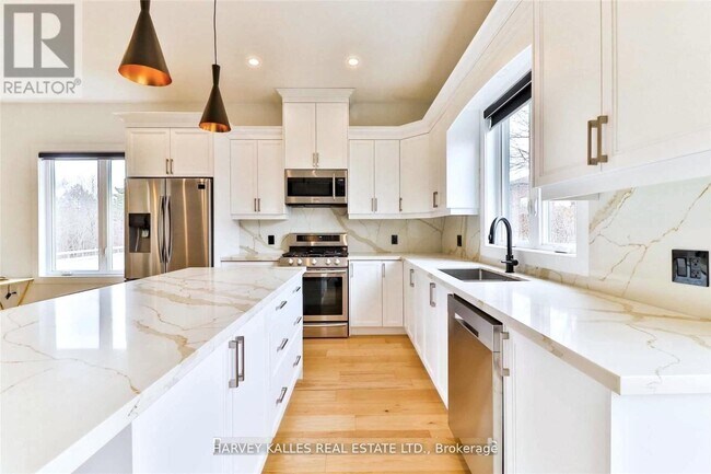 Photo - 235 Lambton Ave