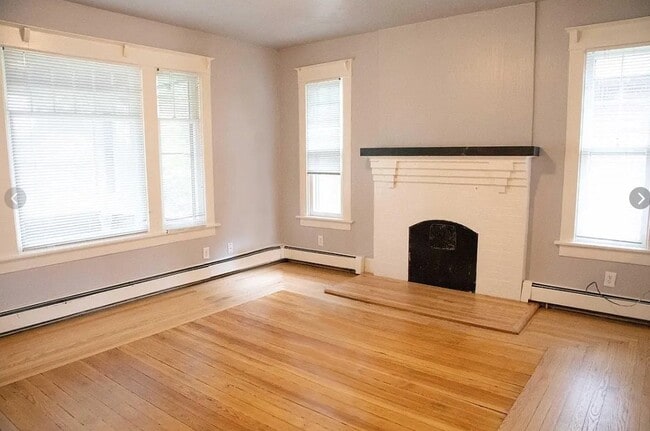 Photo - 2021 8th Ave