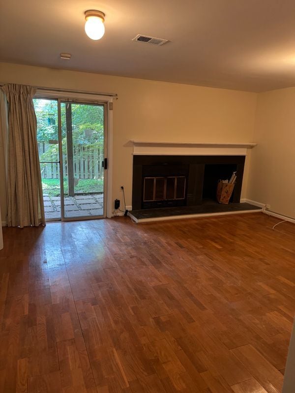 Photo - 725 Twin Holly Ln