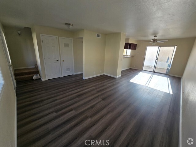 Building Photo - 367 N Eucalyptus Ave Rental