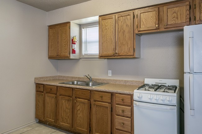 Photo - Courtyard Apartments - ALL UTILITIES INCLUDED