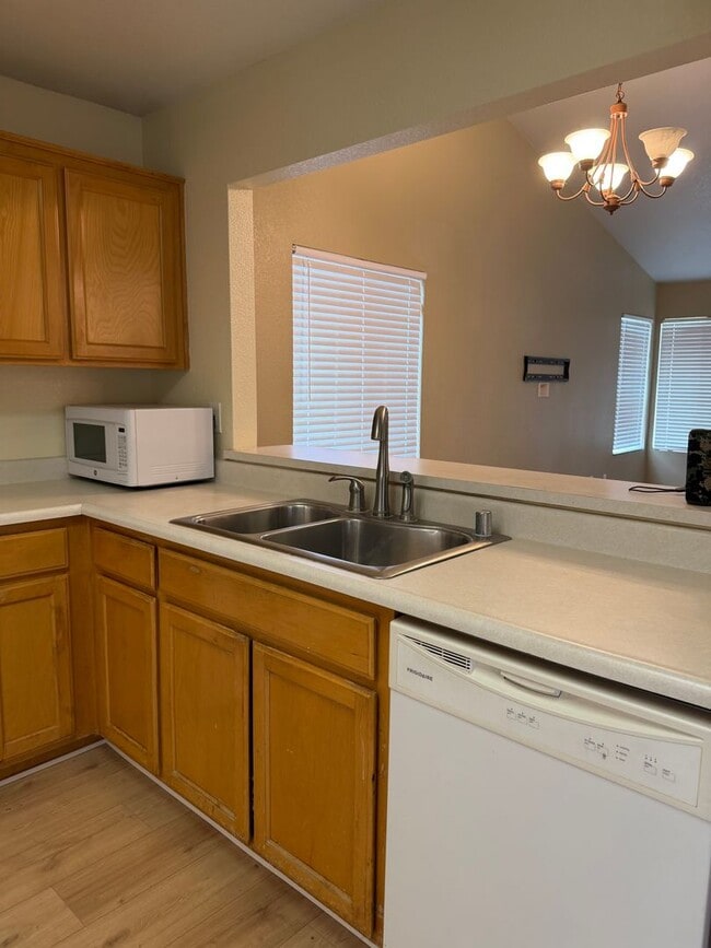 Photo - For Rent: 3 bedroom 2 bath