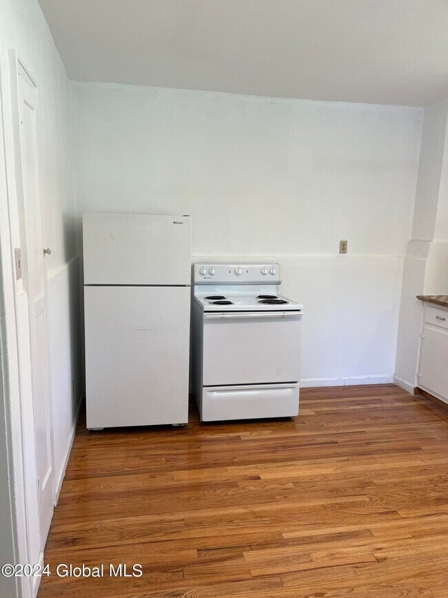 52 Main Ave Rental House Rental in Wynantskill, NY