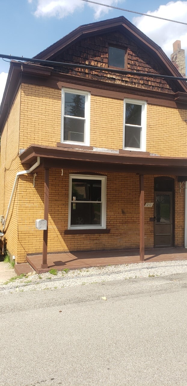 20 Beyrleye Ave