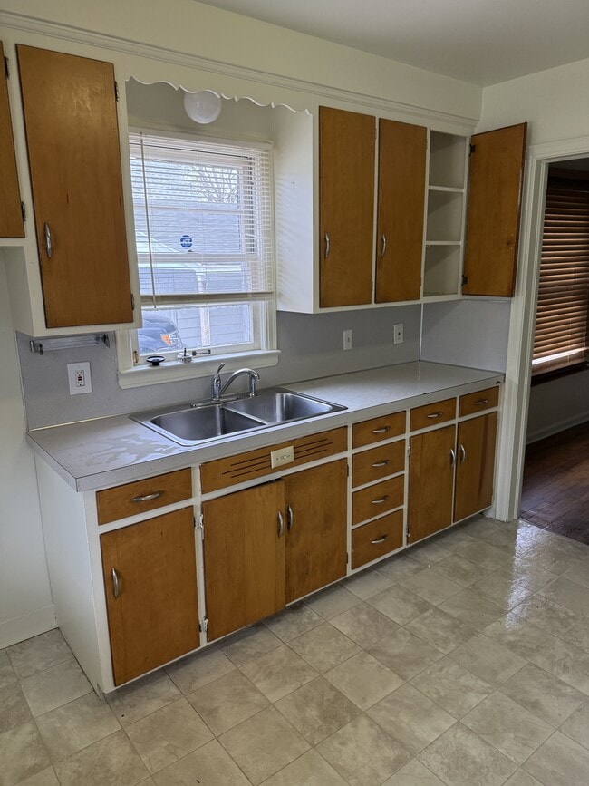 Photo - 2201 Windemere Ave