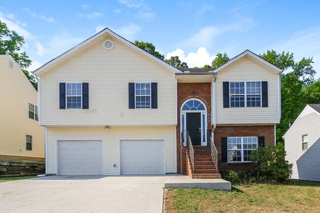 Building Photo - 6013 Yellowood Ct