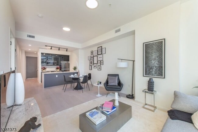 Photo - 258 S Harrison St Unit 405