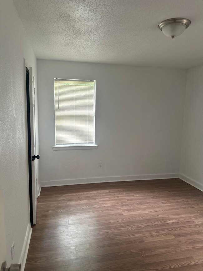 Photo - 1344-1346 Hyde Pk Blvd Unit 1344
