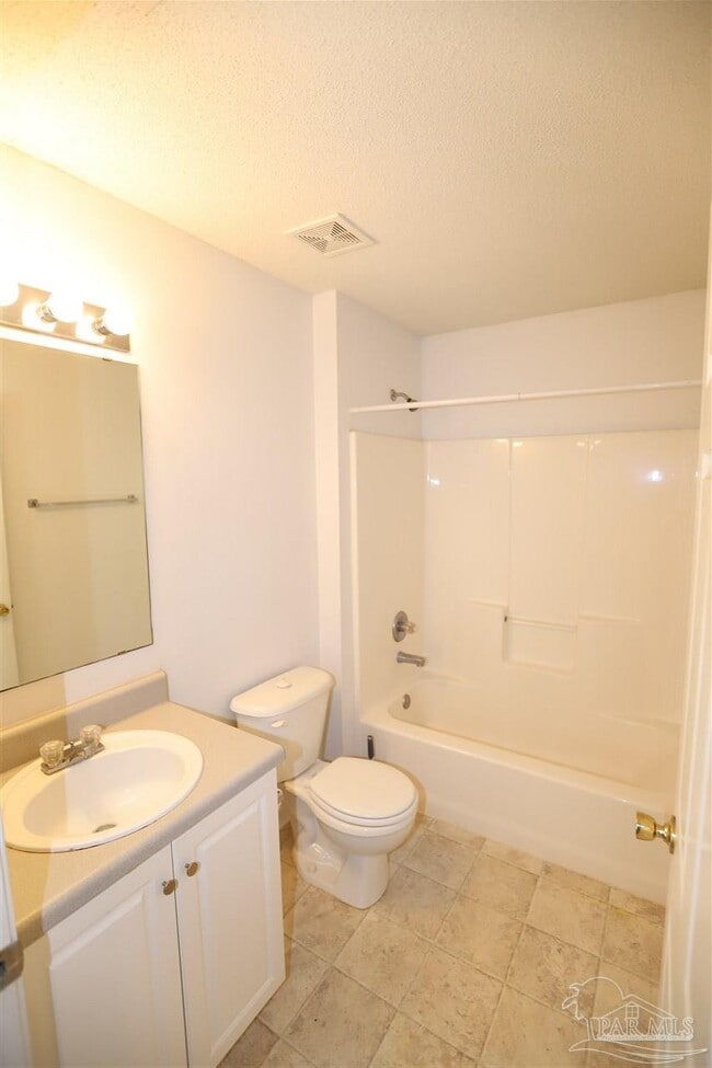 Photo - 319 Mizzen Ln