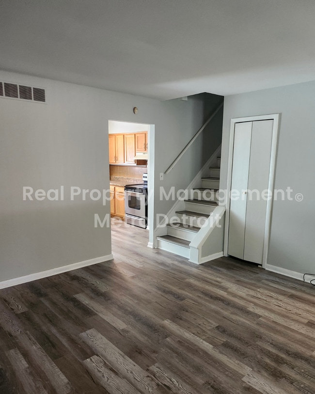 Photo - 39443 Jefferson Ave