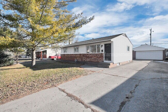 Photo - 472 Buena Vista Ave