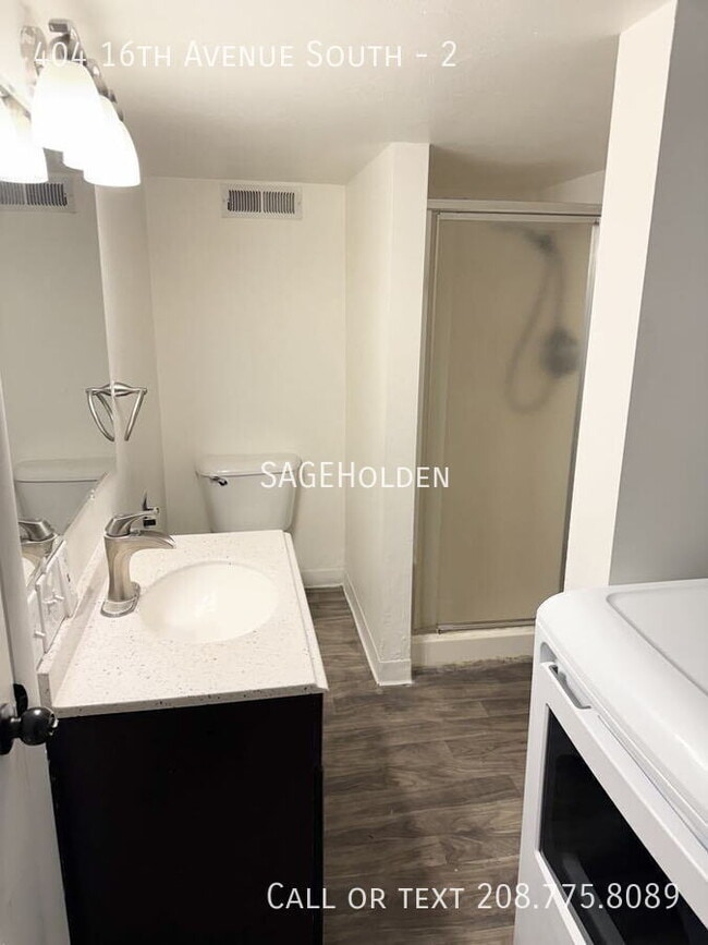 Building Photo - 404 16th Ave S Rental