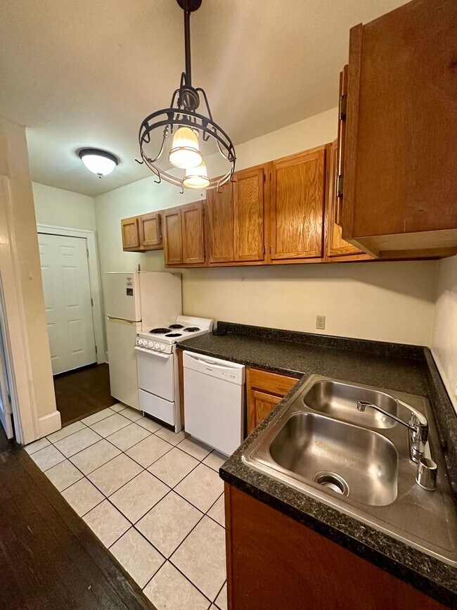Building Photo - 858 S Broadway Unit C Rental