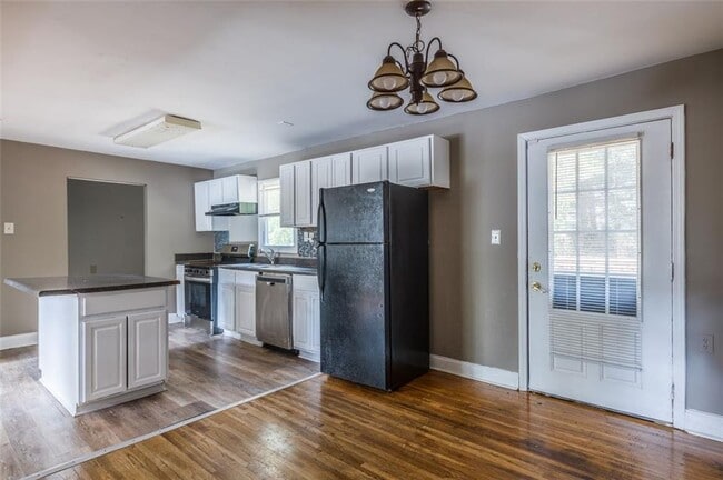 Photo - 2833 Cardo Dr NW