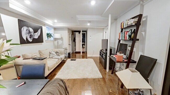 Photo - 2969 Washington St