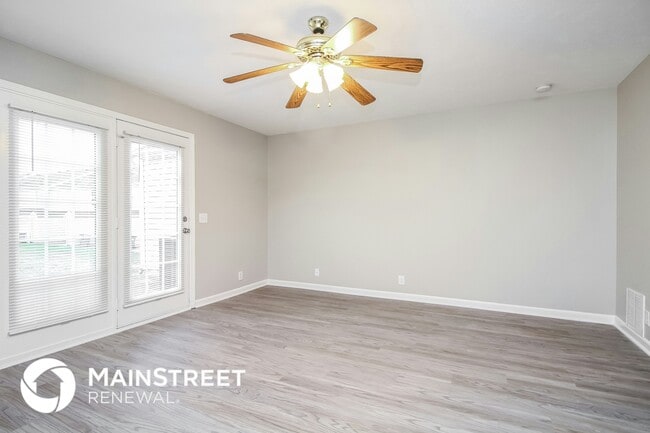 Photo - 8008 Logan Dr