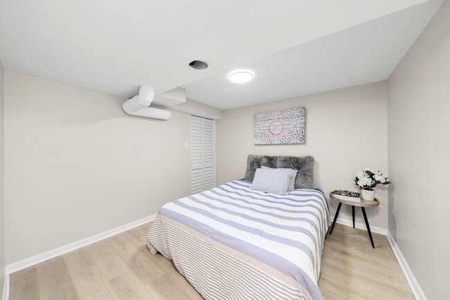 Photo - 4735 N Kilbourn Ave Unit G