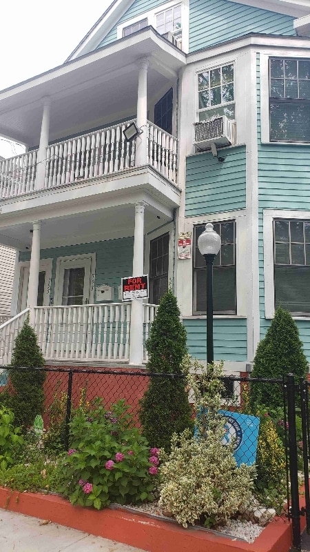 Photo - 753 Winchester Ave