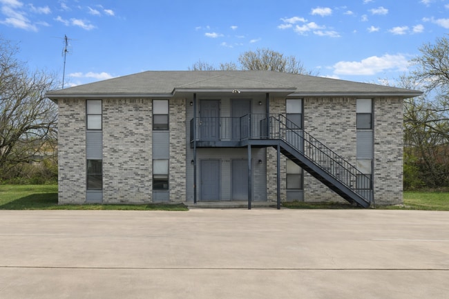 Building Photo - 1708 Benttree Dr Unit Apt 4