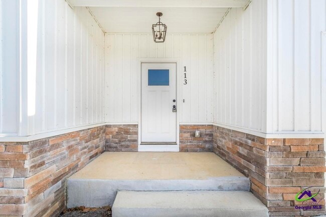 Photo - 113 Garrett Ln