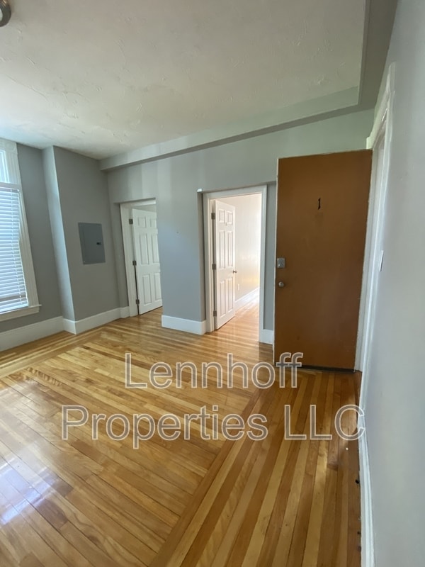 Photo - 146 Walnut St Unit 1