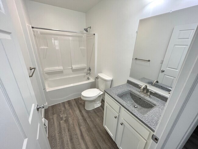 Photo - 444 W 5th St Unit 1 First floor