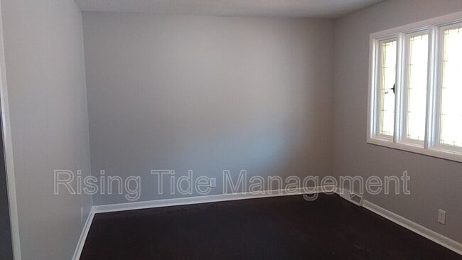 Photo - 948 Longview Cir